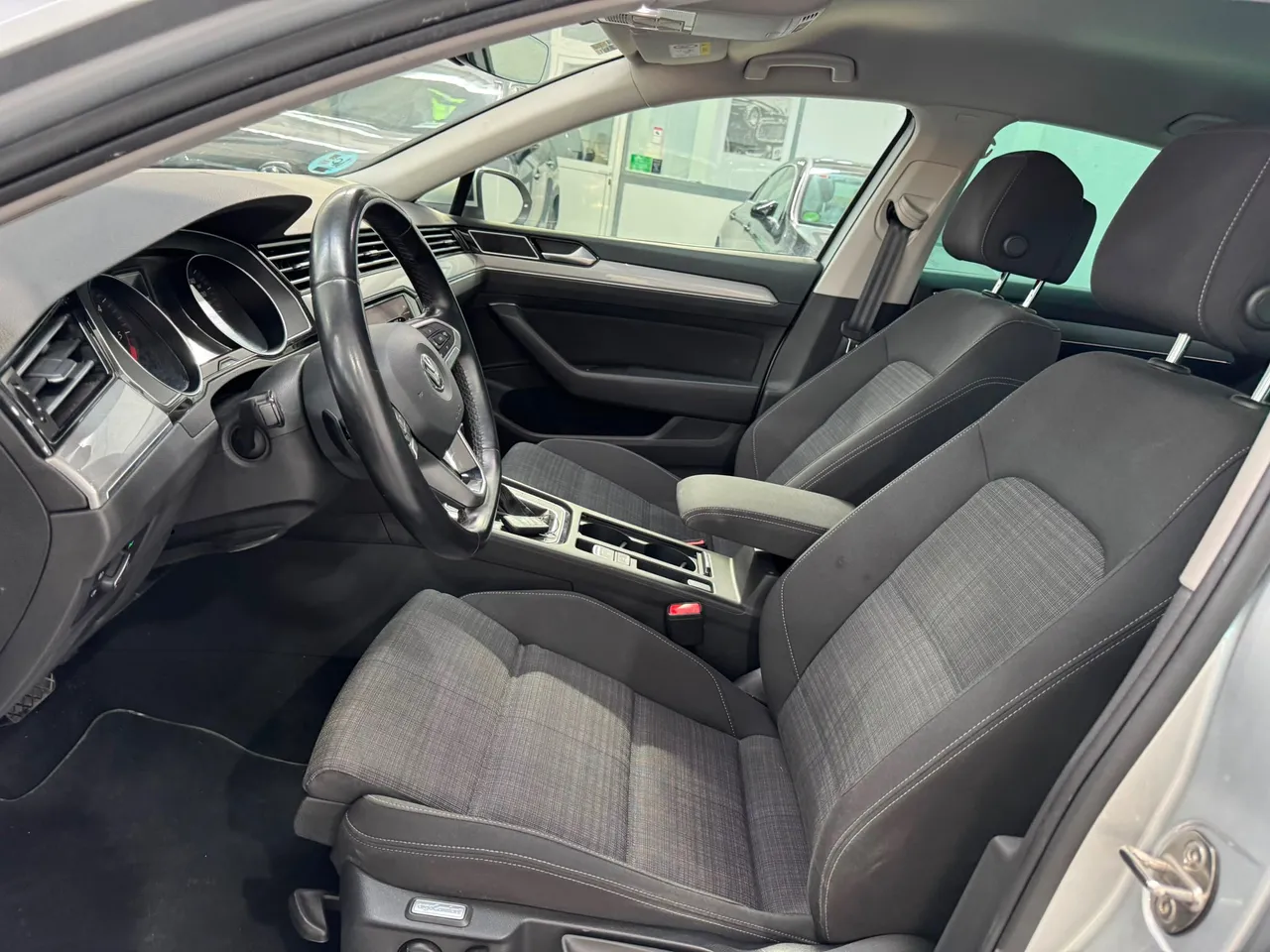 Volkswagen Passat 1.6 TDI Executive DSG7 120 CV 2020 en Arganda del Rey – foto 9