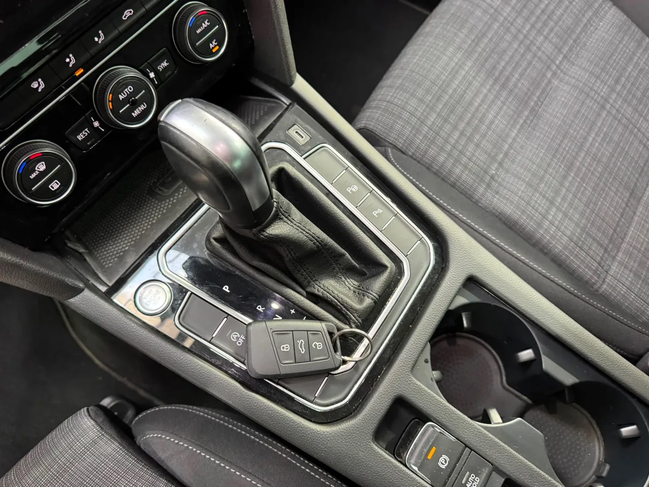Volkswagen Passat 1.6 TDI Executive DSG7 120 CV 2020 en Arganda del Rey – foto 16