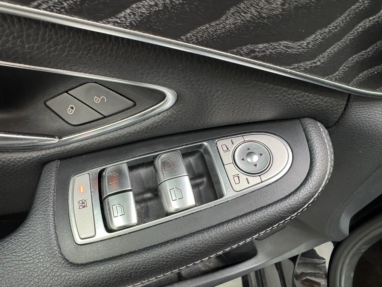 Mercedes-Benz Clase C C 300h BlueTEC AMG 231 CV 2016 en Arganda del Rey – foto 23