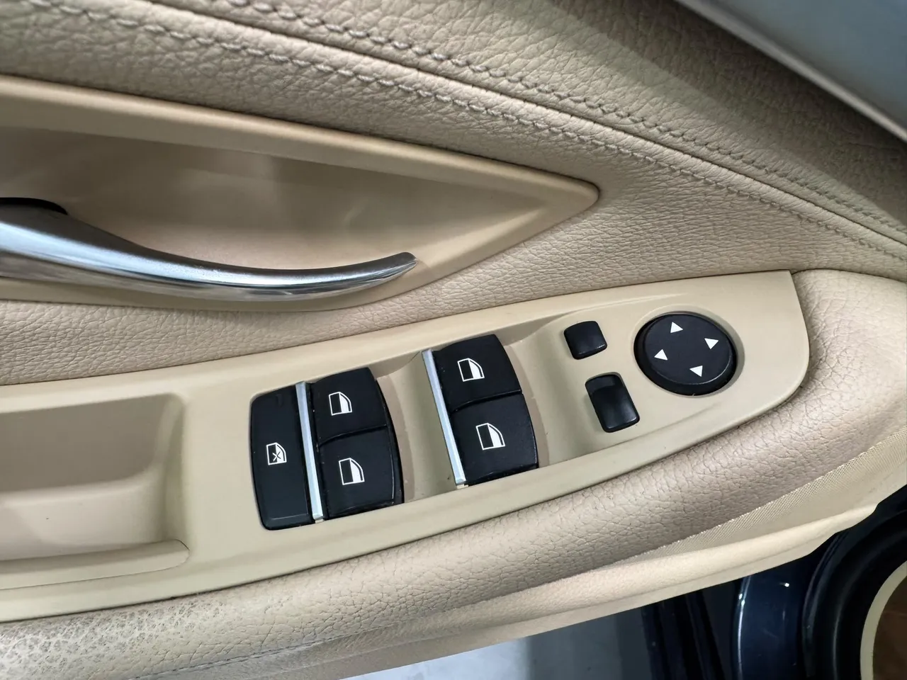 BMW Serie 5 520dA F10 190 CV 2016 en Arganda del Rey – foto 21