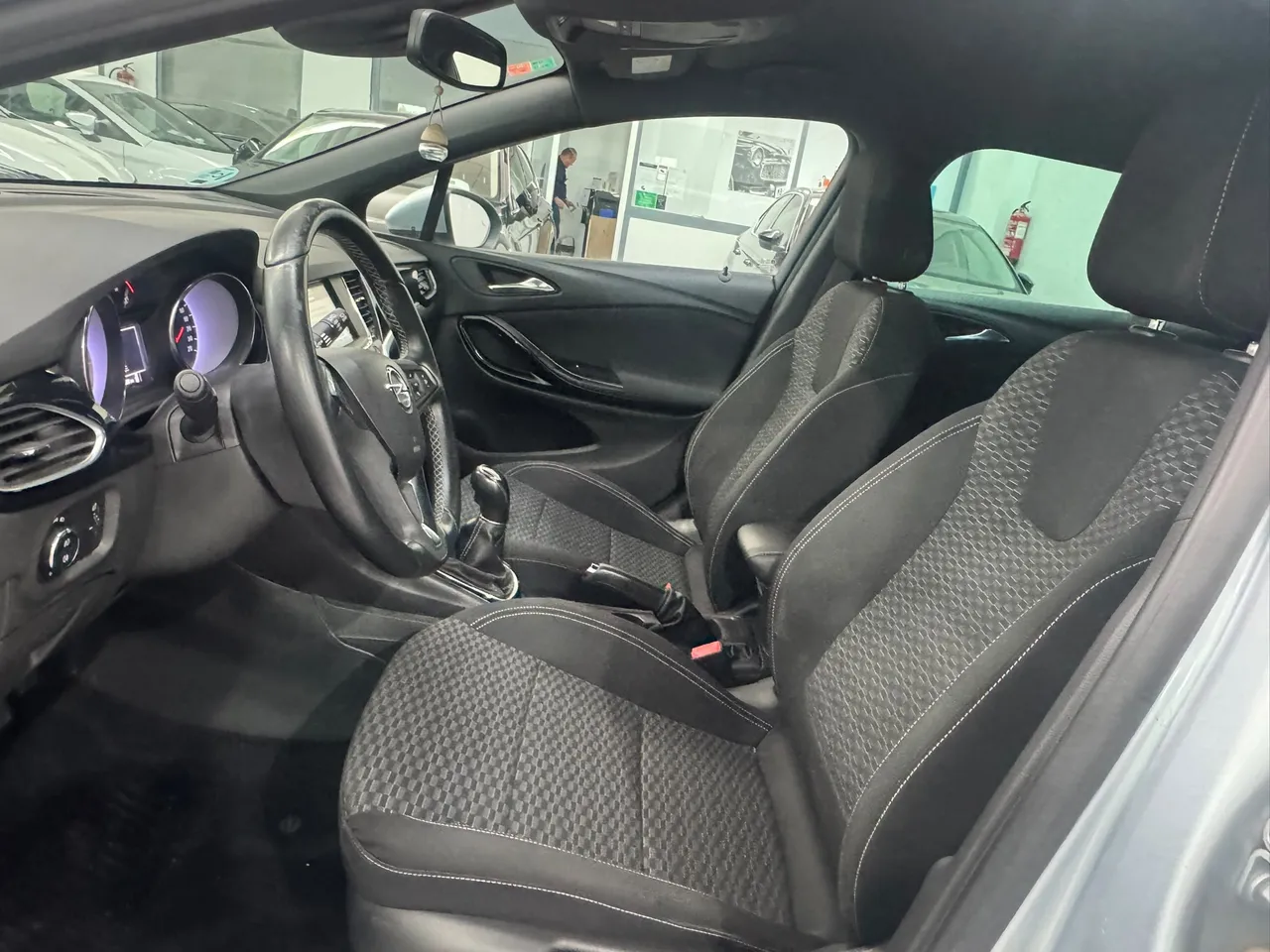 Opel Astra ST 1.4T S/S Dynamic 150 CV 2017 en Arganda del Rey – foto 23