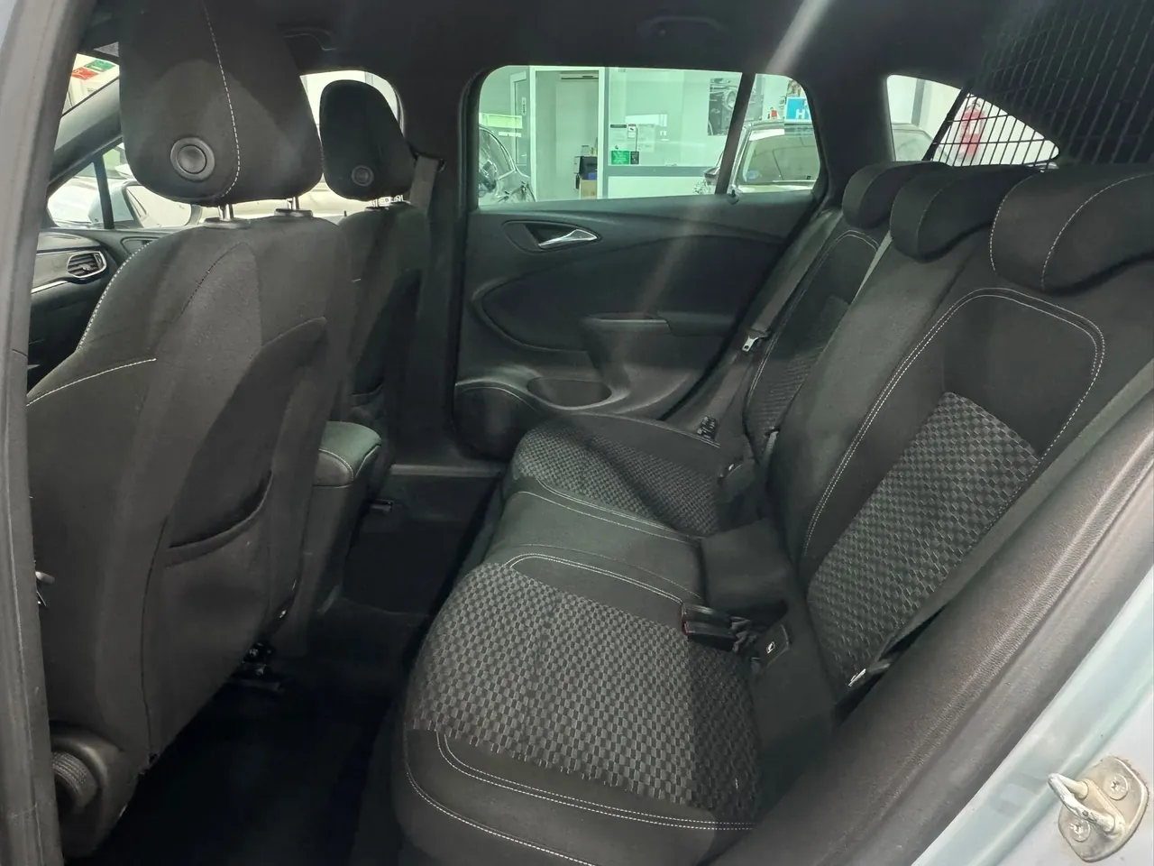 Opel Astra ST 1.4T S/S Dynamic 150 CV 2017 en Arganda del Rey – foto 10