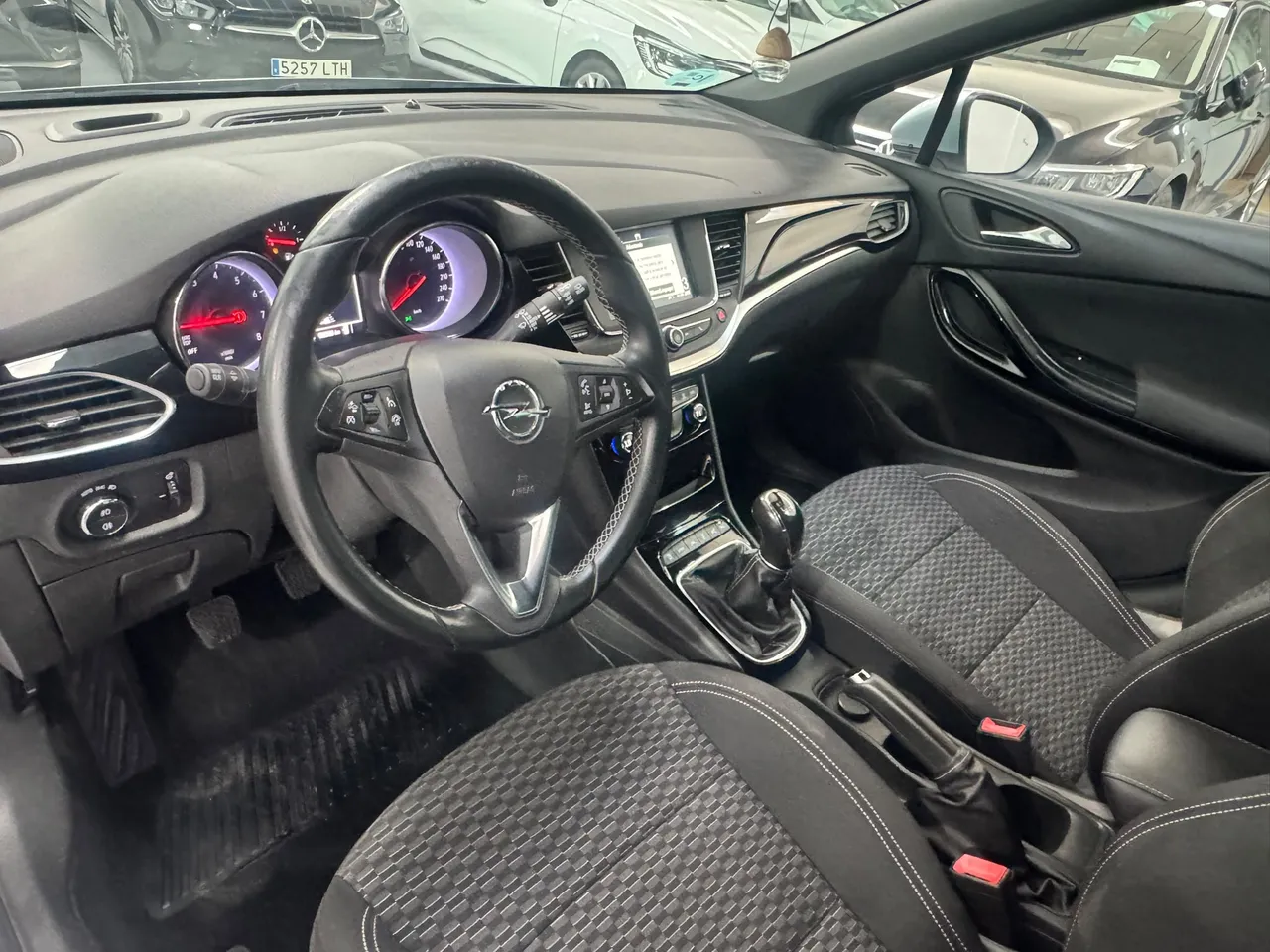 Opel Astra ST 1.4T S/S Dynamic 150 CV 2017 en Arganda del Rey – foto 19
