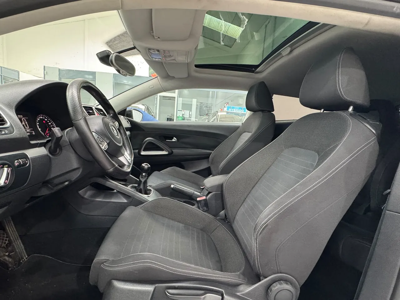 Volkswagen Scirocco 1.4 TSI 122 CV 2010 en Arganda del Rey – foto 2