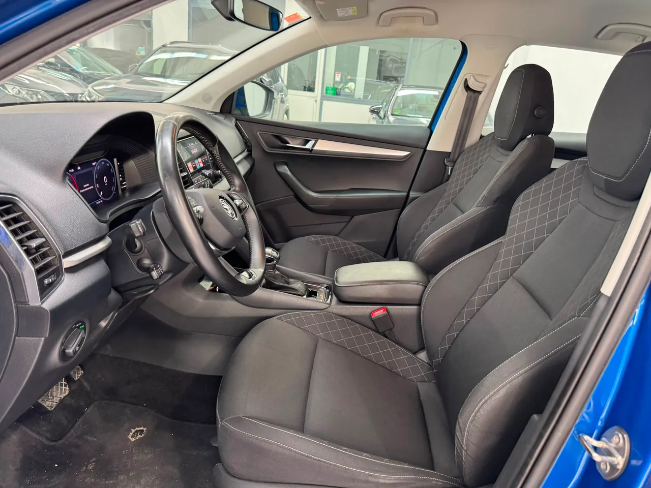 Skoda Karoq 2.0 TDI AdBlue Ambition DSG 116 CV 2021 en Arganda del Rey – foto 4