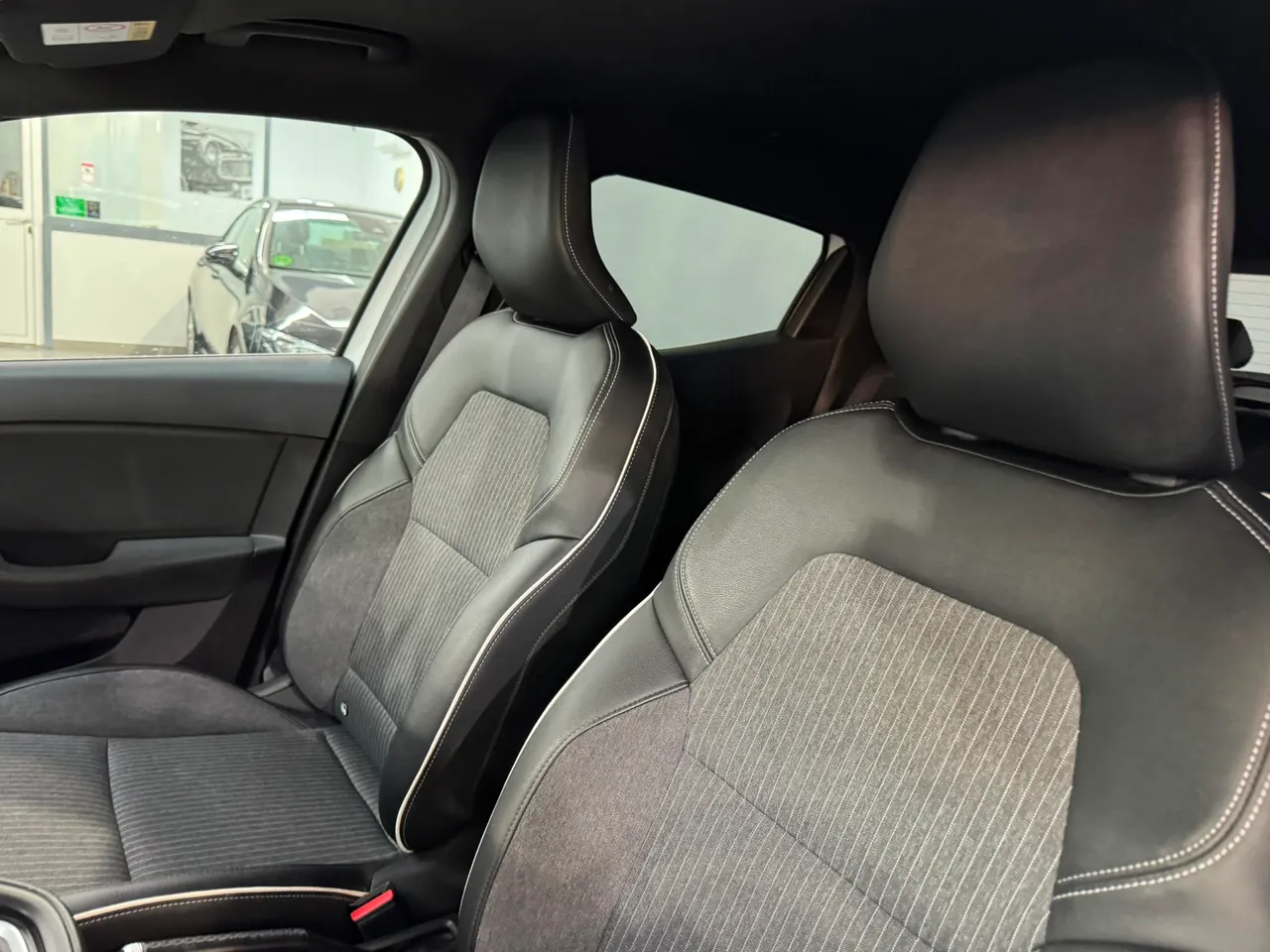 Renault Clio 1.0 TCe Intens 101 CV 2020 en Arganda del Rey – foto 17