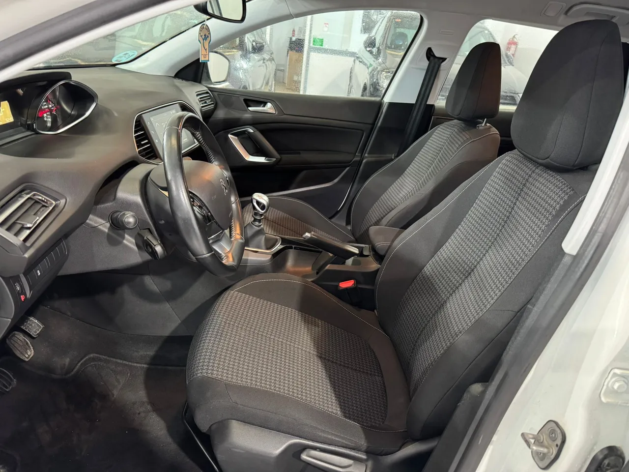 Peugeot 308 SW 1.5 BlueHDi Business Line 130 2018 en Arganda del Rey – foto 6