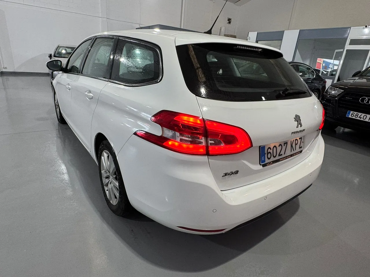 Peugeot 308 SW 1.5 BlueHDi Business Line 130 2018 en Arganda del Rey – foto 3