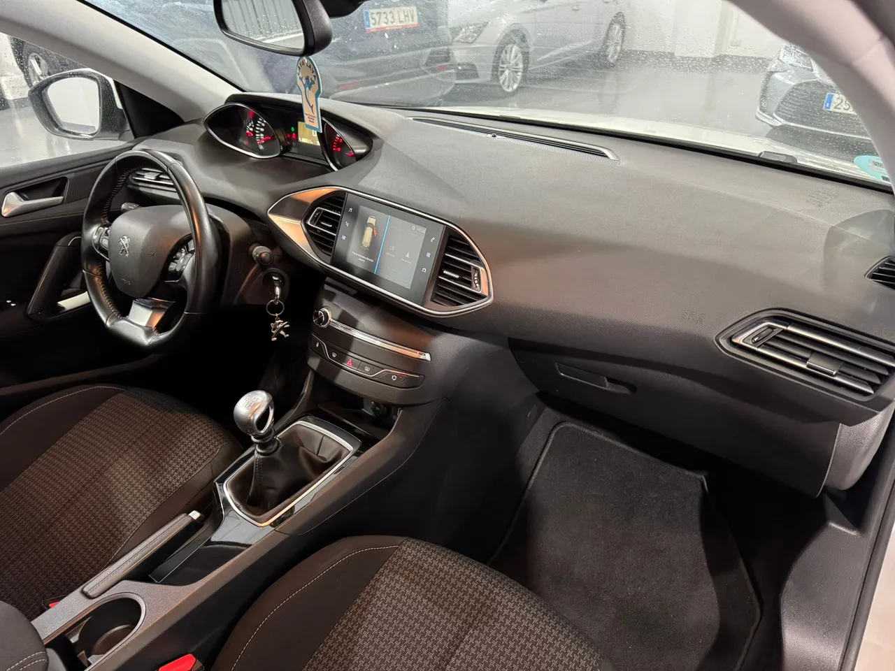 Peugeot 308 SW 1.5 BlueHDi Business Line 130 2018 en Arganda del Rey – foto 4