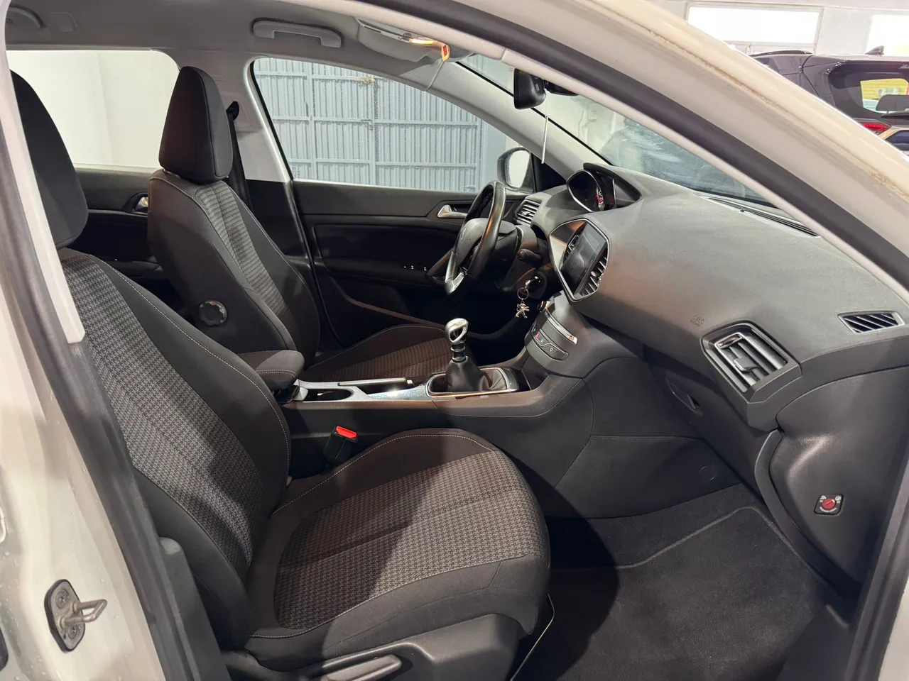 Peugeot 308 SW 1.5 BlueHDi Business Line 130 2018 en Arganda del Rey – foto 10