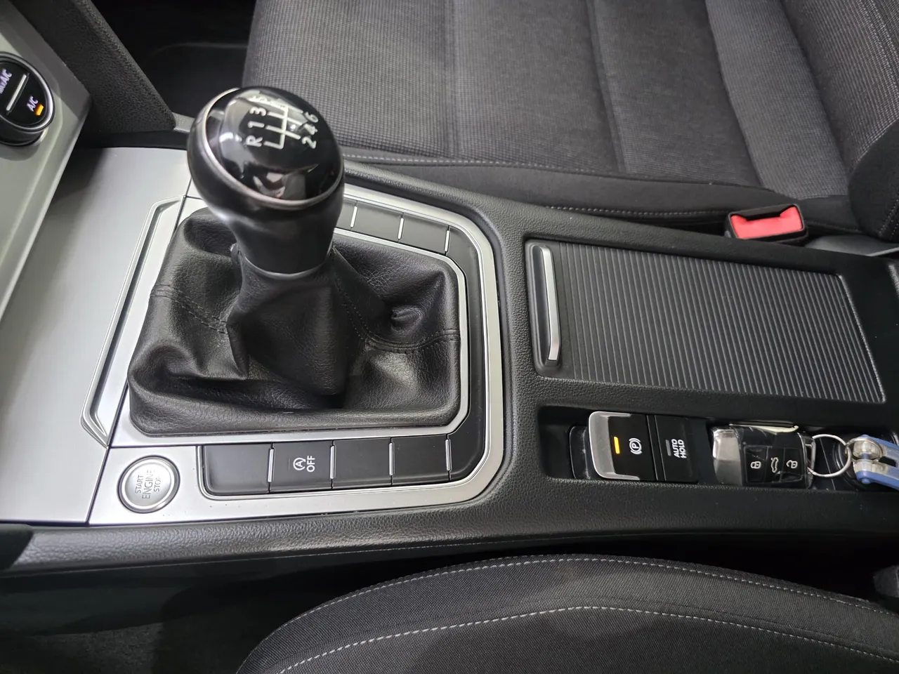 Volkswagen Passat 2.0TDI 150CV Advance 150 CV 2019 en Arganda del Rey – foto 12