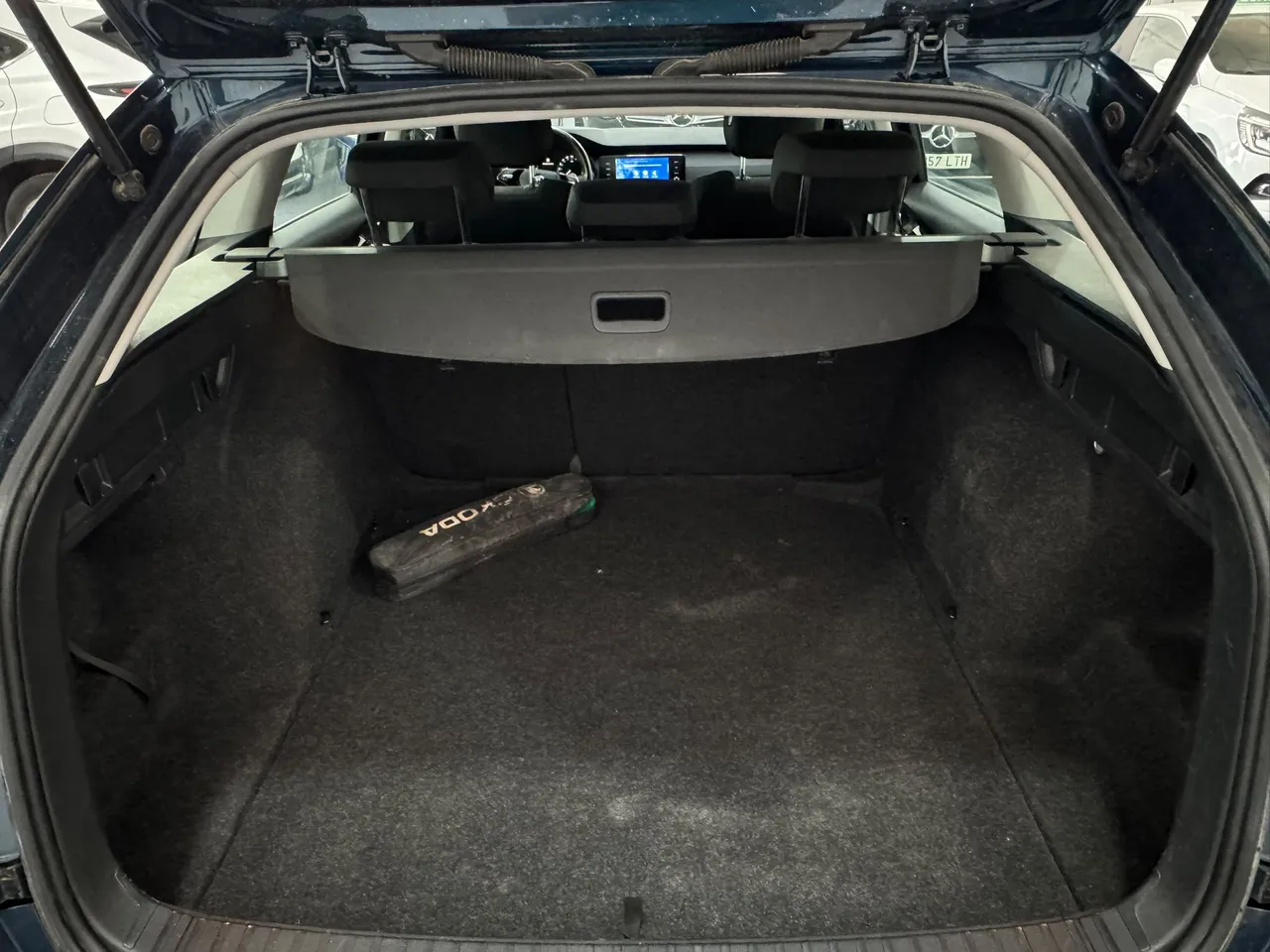 Skoda Octavia COMBI 2.0TDI ACTIVE 85KW 116CV 2022 en Arganda del Rey – foto 7