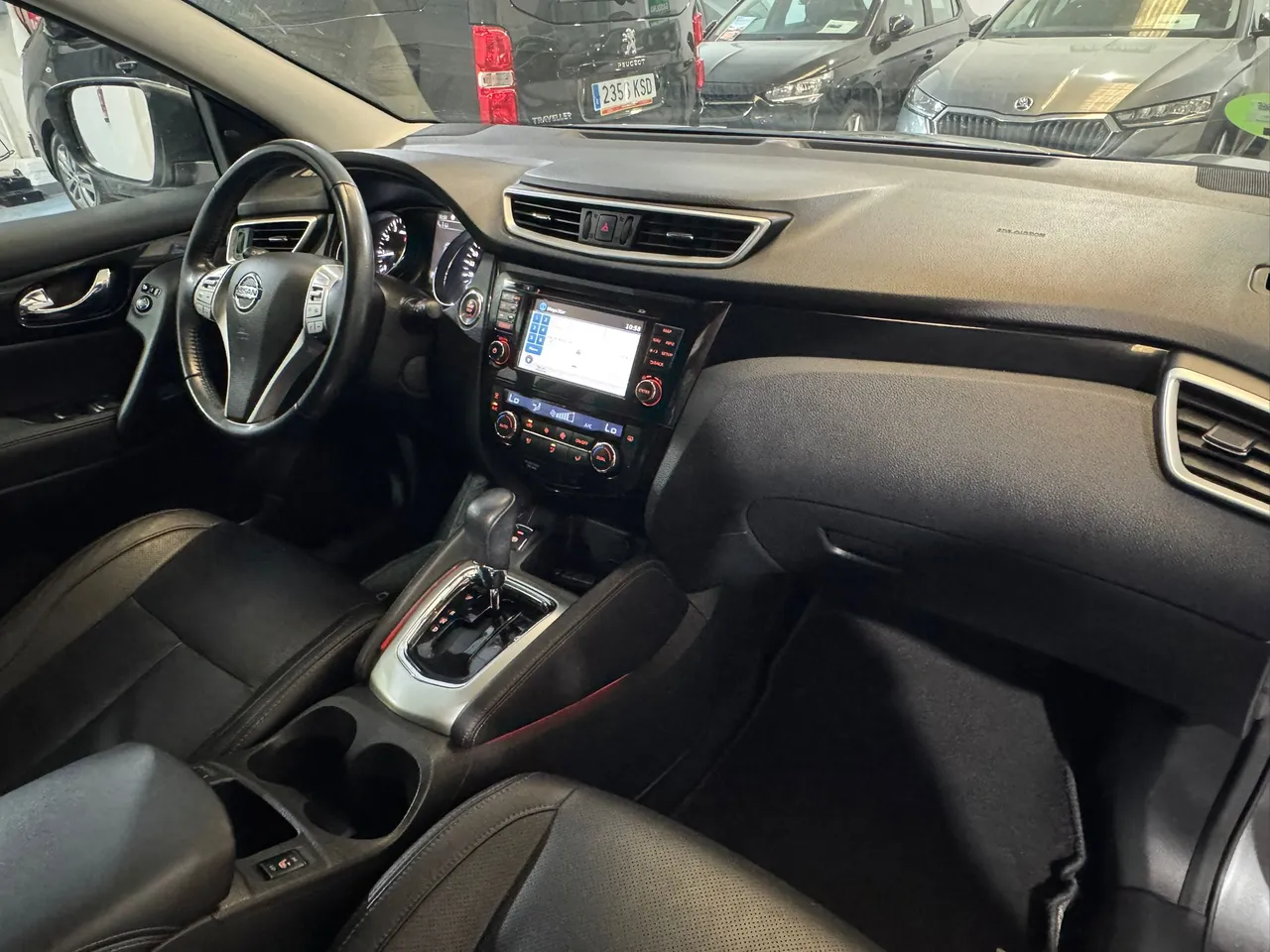 Nissan Qashqai 1.2 DIG-T TEKNA PREMIUM 4X2 XTRONIC 116 CV 2016 en Arganda del Rey – foto 4