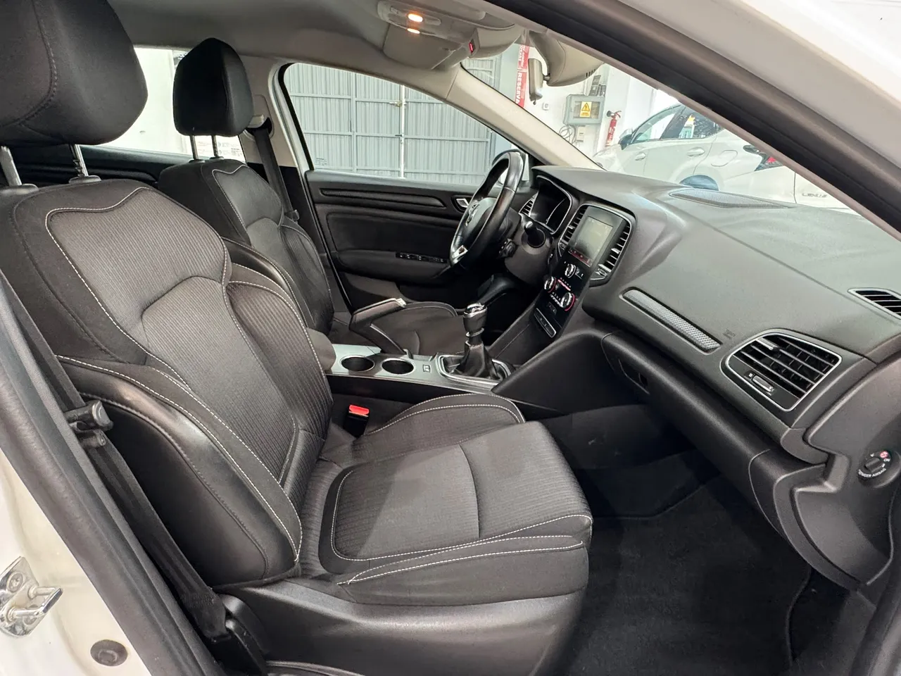 Renault Megane 1.5DCI BUSSINESS 95CV 2020 en Arganda del Rey – foto 9