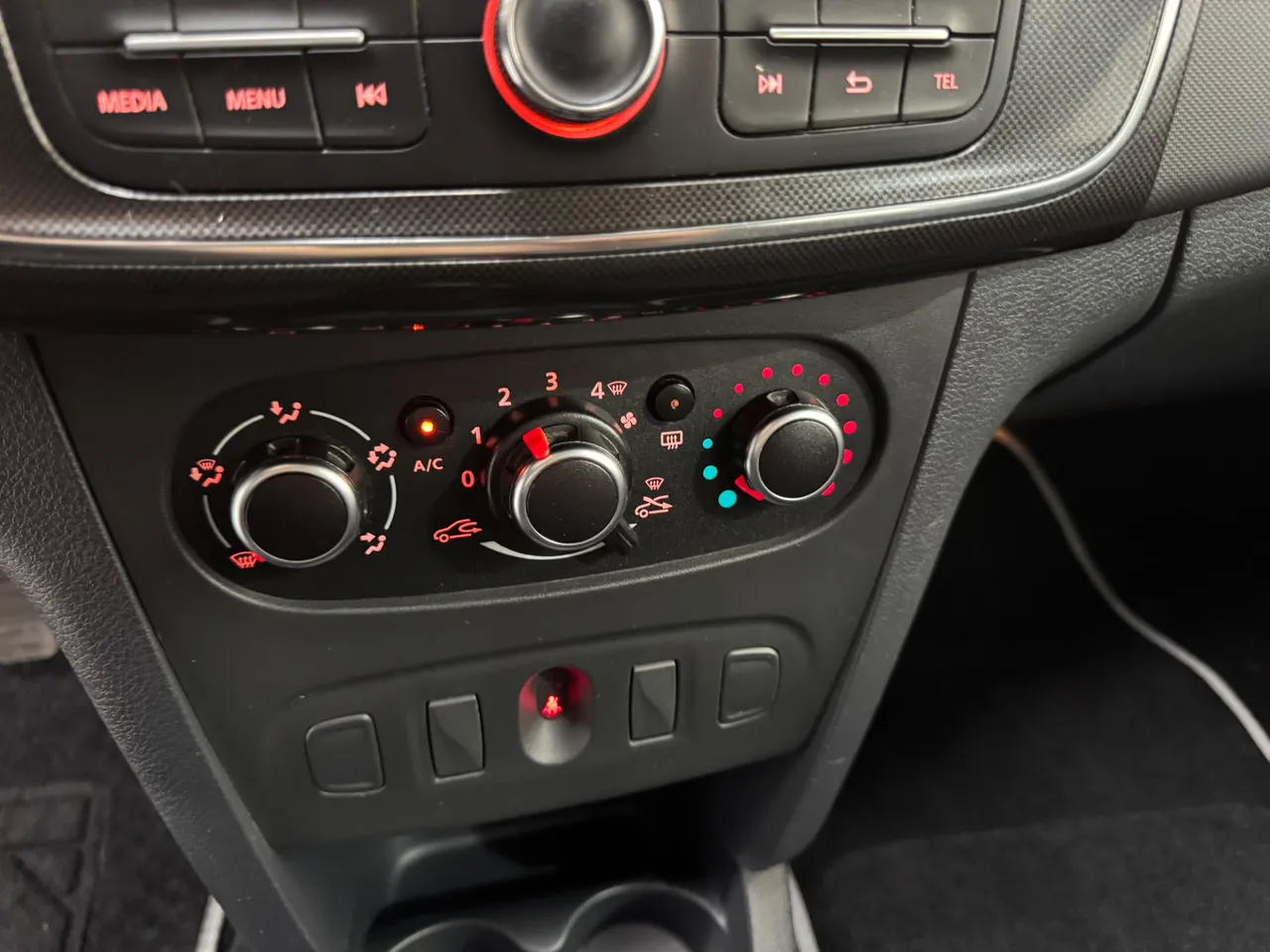 Dacia Sandero 1.5 BlueDCI Comfort 95 CV 2020 en Arganda del Rey – foto 14
