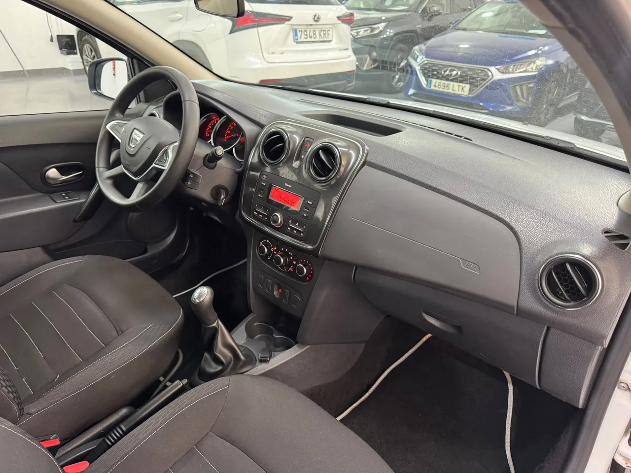 Dacia Sandero 1.5 BlueDCI Comfort 95 CV 2020 en Arganda del Rey – foto 11