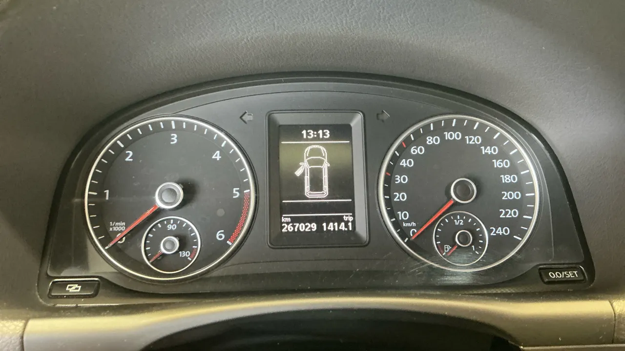 Volkswagen Touran 1.6TDI ADVANCE 105 CV 2011 en Arganda del Rey – foto 7