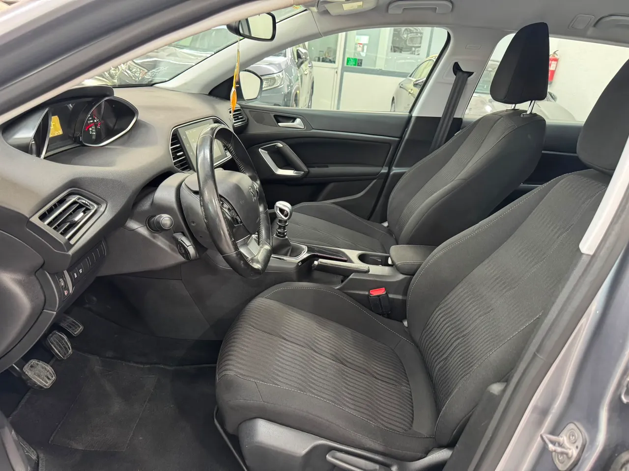 Peugeot 308 SW 1.6E-HDI ACTIVE 116 CV 2015 en Arganda del Rey – foto 12
